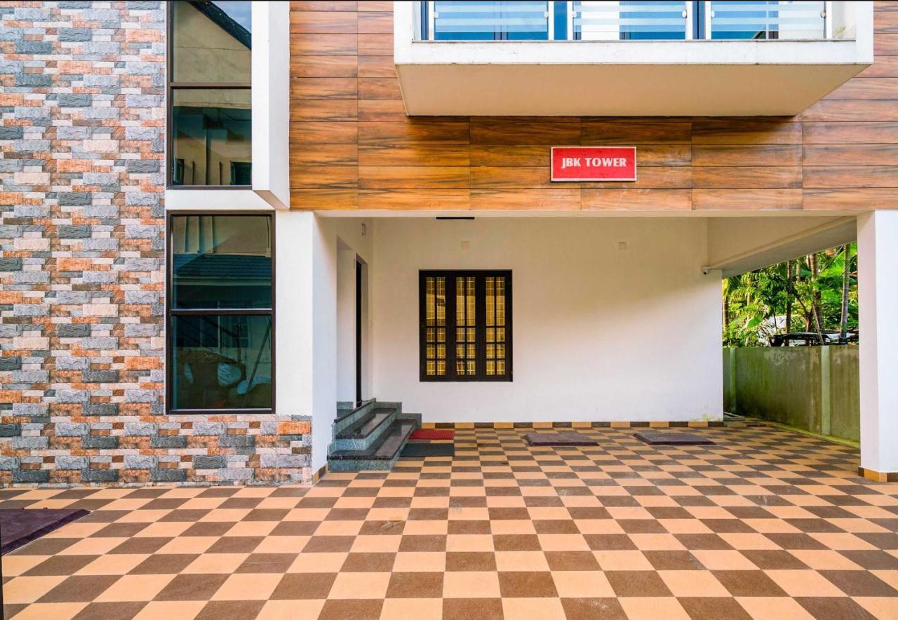 Hotel O Thykoodam Apartments Kochi Luaran gambar