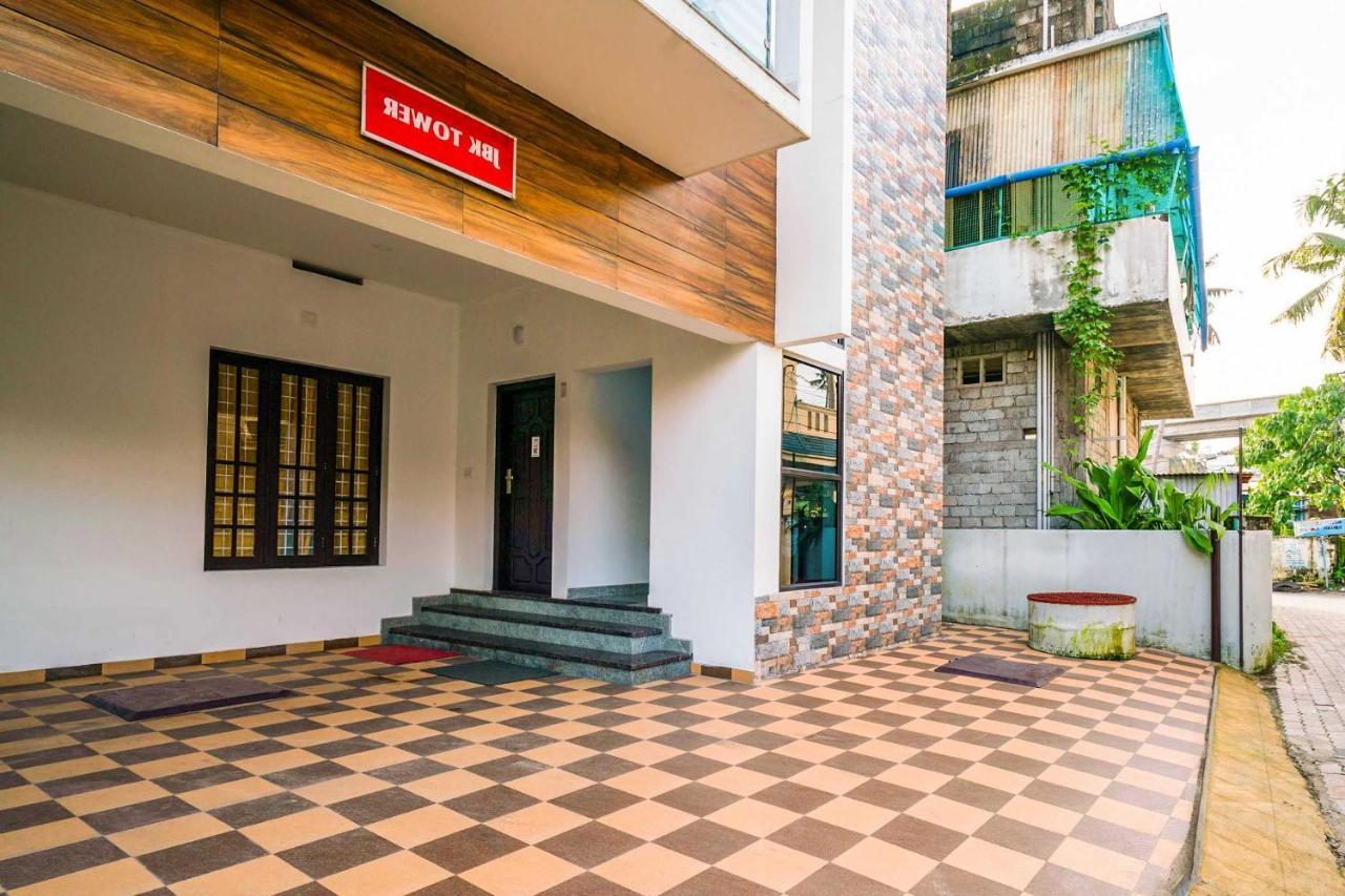 Hotel O Thykoodam Apartments Kochi Luaran gambar